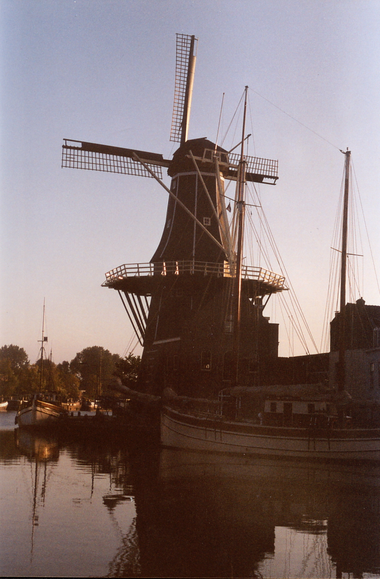 Molen de Adriaan in 2001