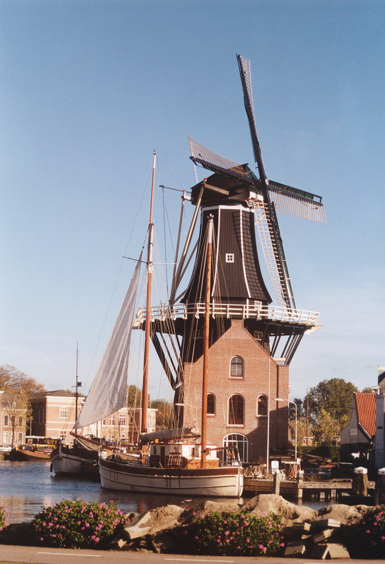 Molen de Adriaan in 2001