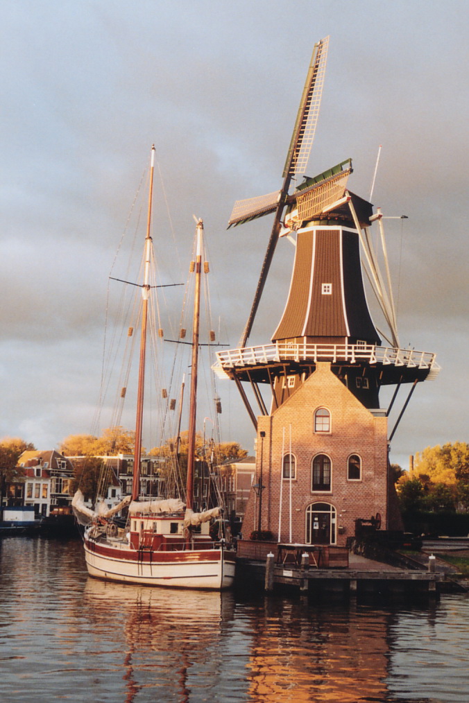 Molen de Adriaan in 2004