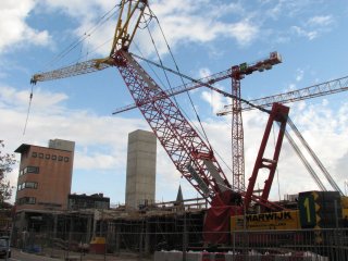 Nieuwbouw: parkeergarage en liftschachten